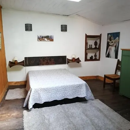 Casal De Palacios- Franca Kır Evi